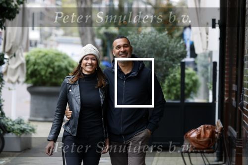 Amsterdam 13 november 2020
Ruud Gullit met zijn vriendin Karin de Rooij