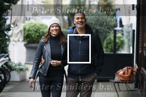 Amsterdam 13 november 2020
Ruud Gullit met zijn vriendin Karin de Rooij