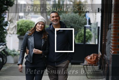 Amsterdam 13 november 2020
Ruud Gullit met zijn vriendin Karin de Rooij