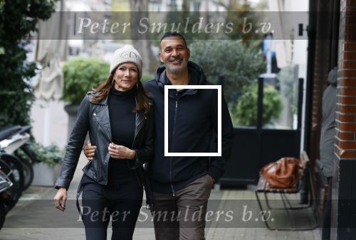 Amsterdam 13 november 2020
Ruud Gullit met zijn vriendin Karin de Rooij