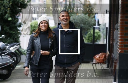 Amsterdam 13 november 2020
Ruud Gullit met zijn vriendin Karin de Rooij