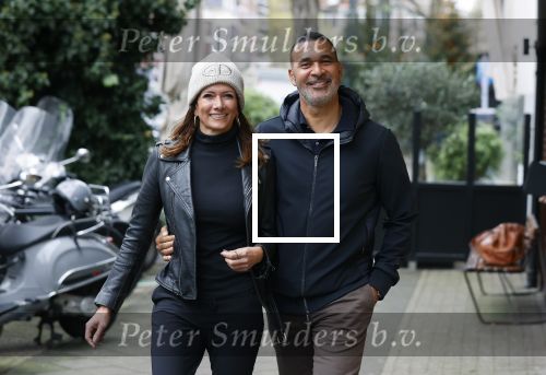 Amsterdam 13 november 2020
Ruud Gullit met zijn vriendin Karin de Rooij