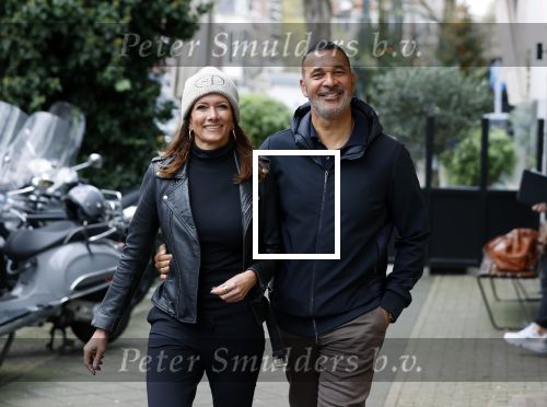Amsterdam 13 november 2020
Ruud Gullit met zijn vriendin Karin de Rooij