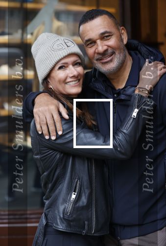 Amsterdam 13 november 2020
Ruud Gullit met zijn vriendin Karin de Rooij