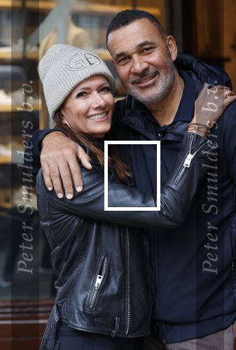 Amsterdam 13 november 2020
Ruud Gullit met zijn vriendin Karin de Rooij