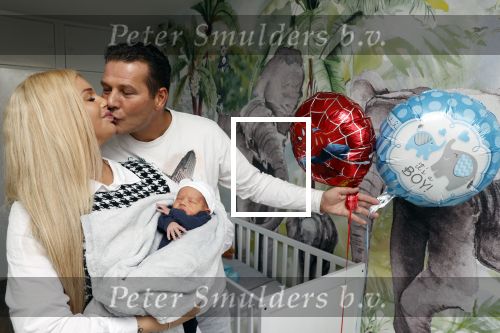 Schevebingen 20 november 2020
Samantha de Jong met haar vriend Gerrit en hun baby Djamino in hun huis .