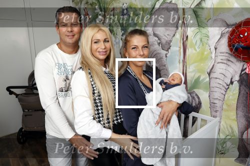 Schevebingen 20 november 2020
Samantha de Jong met haar vriend Gerrit en hun baby Djamino in hun huis .  dochter Gerrit