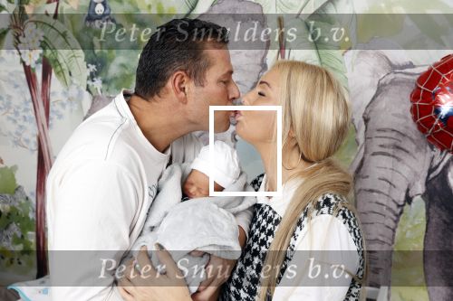Schevebingen 20 november 2020
Samantha de Jong met haar vriend Gerrit en hun baby Djamino in hun huis .