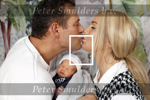 Schevebingen 20 november 2020
Samantha de Jong met haar vriend Gerrit en hun baby Djamino in hun huis .