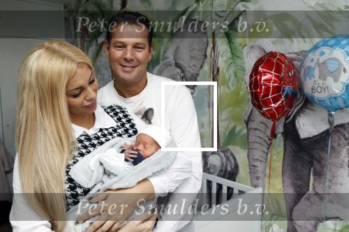 Scheveningen 20 november 2020
Samantha de Jong met haar vriend Gerrit en hun baby Djamino in hun huis .  dochter Gerrit