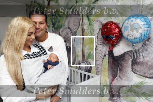 Scheveningen 20 november 2020
Samantha de Jong met haar vriend Gerrit en hun baby Djamino in hun huis .  dochter Gerrit