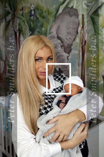 Scheveningen 20 november 2020
Samantha de Jong met haar vriend Gerrit en hun baby Djamino in hun huis .  dochter Gerrit