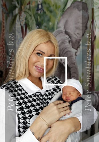 Scheveningen 20 november 2020
Samantha de Jong met haar vriend Gerrit en hun baby Djamino in hun huis .  dochter Gerrit