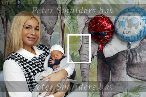 Scheveningen 20 november 2020
Samantha de Jong met haar vriend Gerrit en hun baby Djamino in hun huis .  dochter Gerrit