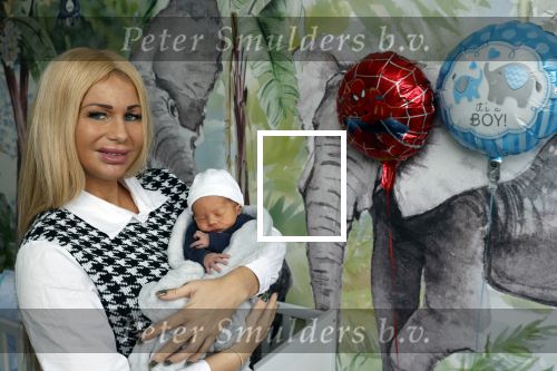 Scheveningen 20 november 2020
Samantha de Jong met haar vriend Gerrit en hun baby Djamino in hun huis .  dochter Gerrit