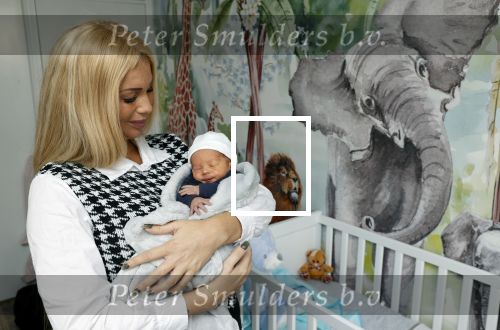 Scheveningen 20 november 2020
Samantha de Jong met haar vriend Gerrit en hun baby Djamino in hun huis .  dochter Gerrit