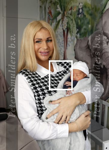 Scheveningen 20 november 2020
Samantha de Jong met haar vriend Gerrit en hun baby Djamino in hun huis .  dochter Gerrit