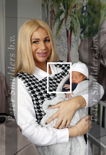 Scheveningen 20 november 2020
Samantha de Jong met haar vriend Gerrit en hun baby Djamino in hun huis .  dochter Gerrit