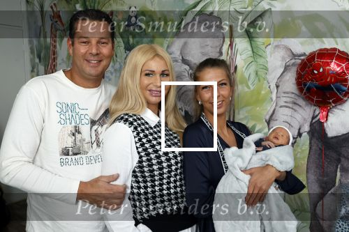 Scheveningen 20 november 2020
Samantha de Jong met haar vriend Gerrit en hun baby Djamino in hun huis .  dochter Gerrit