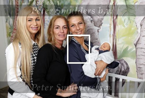 Scheveningen 20 november 2020
Samantha de Jong met haar vriend Gerrit en hun baby Djamino in hun huis .  dochter Gerrit
