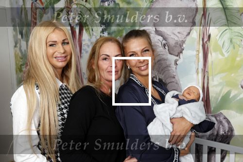 Scheveningen 20 november 2020
Samantha de Jong met haar vriend Gerrit en hun baby Djamino in hun huis .  dochter Gerrit