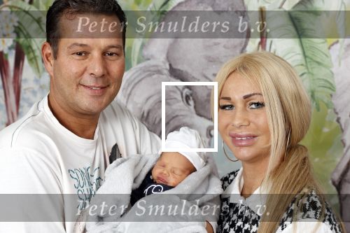 Scheveningen 20 november 2020
Samantha de Jong met haar vriend Gerrit en hun baby Djamino in hun huis .  dochter Gerrit