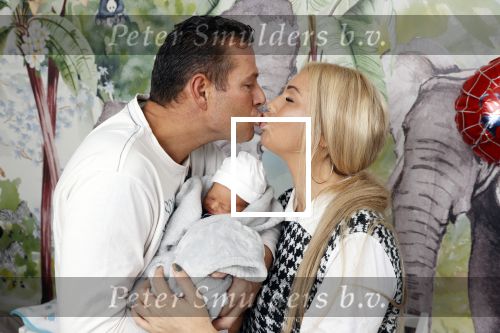 Scheveningen 20 november 2020
Samantha de Jong met haar vriend Gerrit en hun baby Djamino in hun huis .  dochter Gerrit
