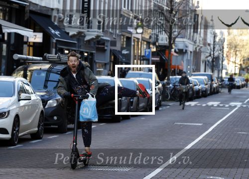 Amsterdam 18 november 2020
Selwyn Senatori op zijn electreische step op de pc hooftstraat