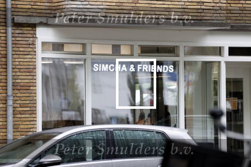 Amsterdam 9 juli 2020
Kapsalon Simcha en friends waar veel bn ers naar de kapper gaan.