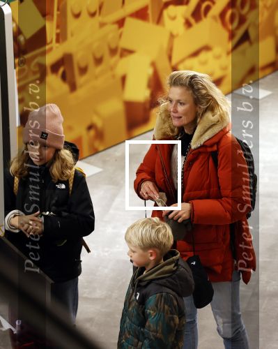 Amsterdam 9 december 2020
Lego expositie in de kalver passage . Sophie Hilbrand kam met haar kinderen