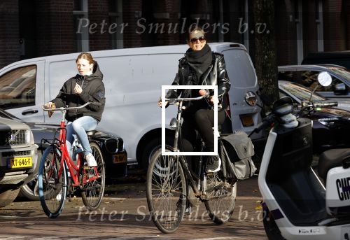 Amsterdam 23 november 2020
Suzanne Klemann  met dochter op straat in Amsterdam zuid.