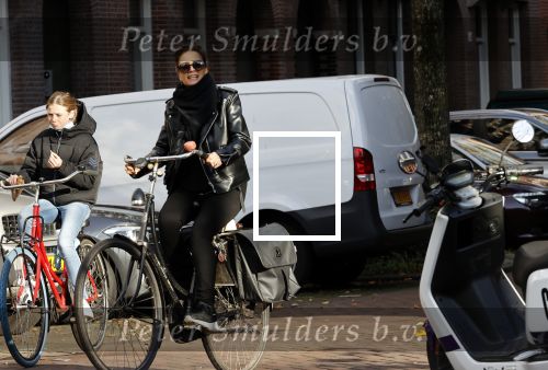 Amsterdam 23 november 2020
Suzanne Klemann  met dochter op straat in Amsterdam zuid.