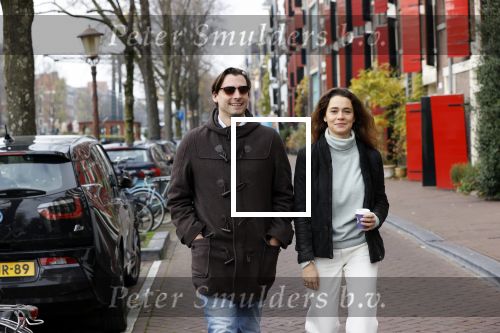 Amsterdam 29 november 2020
Thiery Baudert en zijn vriendin Davide op straat in Amsterdam.