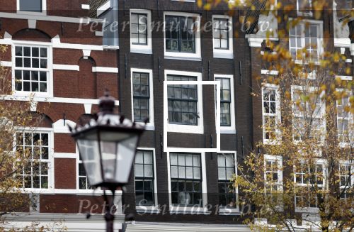Amsterdam 29 november 2020
Thiery Baudert en zijn vriendin Davide op straat in Amsterdam.
