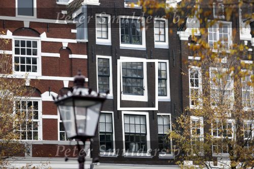 Amsterdam 29 november 2020
Thiery Baudert en zijn vriendin Davide op straat in Amsterdam.