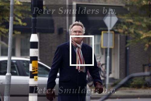 Amsterdam 9 december 2020
Tom Egbers wandelend door Amsterdam zuid