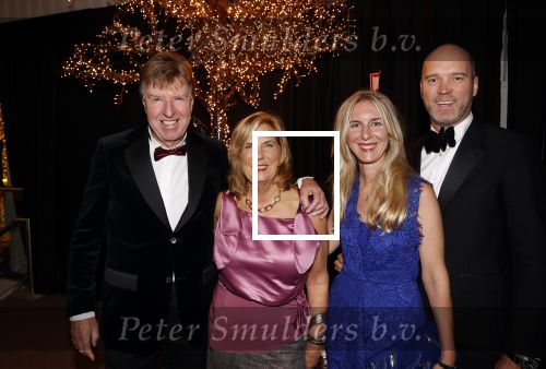 Amstrerdam 20 november 2021
VIP opening Masters Expo in de Rai . De fair heette voorheen Luxury fair. Aad de Mos met zijn vrouw en dochter