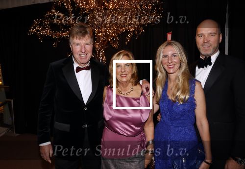 Amstrerdam 20 november 2021
VIP opening Masters Expo in de Rai . De fair heette voorheen Luxury fair. Aad de Mos met zijn vrouw en dochter