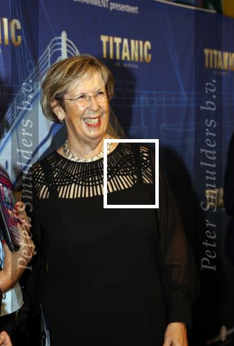 Almere 21 november 2021
Premiere van musical the Titanic in schouwburg Almere. Annemarie Jorritsma kwam met vriendinnen