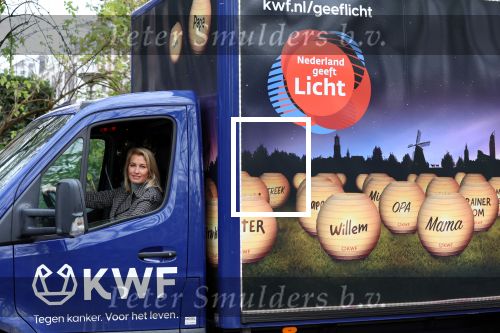 Amsterdam 3 december 2021
Anouk Smulders heeft opnames voor SBS6 programma inzake het KWF . Hans Klok heeft lampion bij voor zijn overleden assistente Nathalie Hoop.