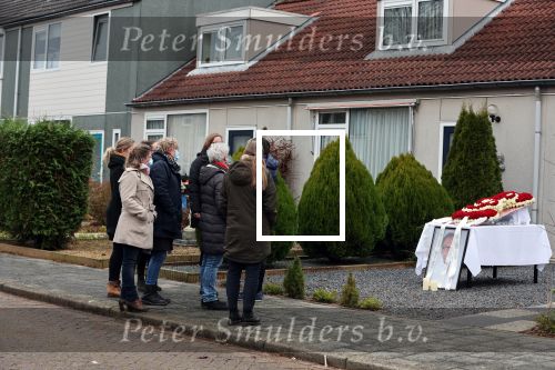 Emmeloord 9 december 2021
Arie Ribbens lag thuis opgebaard . Vrienden konden daar afscheid nemen.