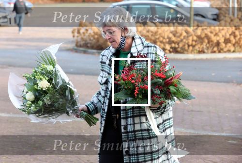 Emmeloord 10 december 2021
Begrafenis Arie Ribbens .Aanwezig zijn vrouw Cea Ribbens zijn dochter met gezin en oa Bonnie St Claire en Jacques Herb met zijn vrouw . De man van Bonnie Anne Jan Jongbloed verzorgt de uitvaart.