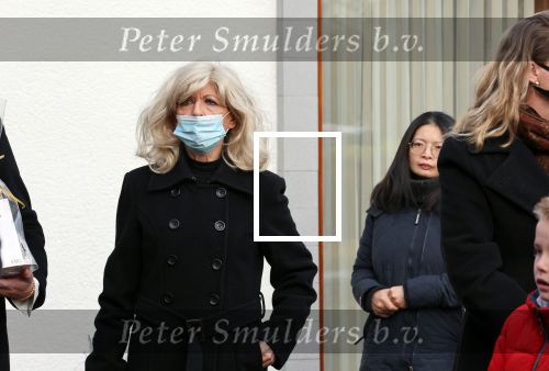 Emmeloord 10 december 2021
Begrafenis Arie Ribbens .Aanwezig zijn vrouw Cea Ribbens zijn dochter met gezin en oa Bonnie St Claire en Jacques Herb met zijn vrouw . De man van Bonnie Anne Jan Jongbloed verzorgt de uitvaart.