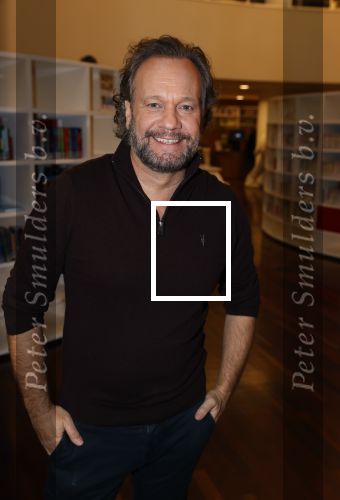 Amsterdam 17 november 2021
Presentatie sinterklaasboeken in de bibliotheek van Amsterdam . Airen Mylene presenteert het en de boeken zijn dit jaar geschreven door Waylon Carlo Boszhard en Marieke Elsinga