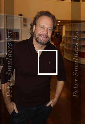 Amsterdam 17 november 2021
Presentatie sinterklaasboeken in de bibliotheek van Amsterdam . Airen Mylene presenteert het en de boeken zijn dit jaar geschreven door Waylon Carlo Boszhard en Marieke Elsinga