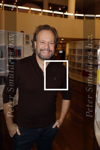 Amsterdam 17 november 2021
Presentatie sinterklaasboeken in de bibliotheek van Amsterdam . Airen Mylene presenteert het en de boeken zijn dit jaar geschreven door Waylon Carlo Boszhard en Marieke Elsinga