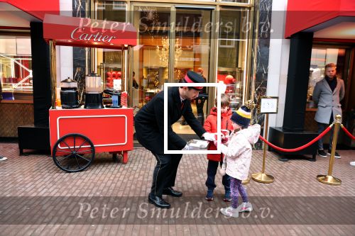 Amsterdam 4 december 2021
Cartier winkel in kerststijl op de PC Hooftstraat