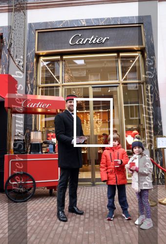 Amsterdam 4 december 2021
Cartier winkel in kerststijl op de PC Hooftstraat