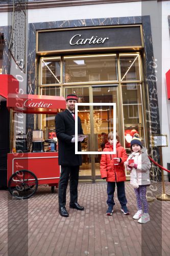 Amsterdam 4 december 2021
Cartier winkel in kerststijl op de PC Hooftstraat