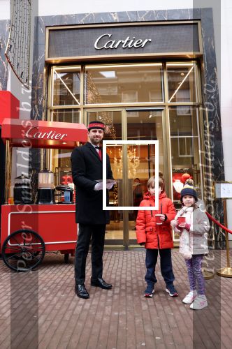 Amsterdam 4 december 2021
Cartier winkel in kerststijl op de PC Hooftstraat